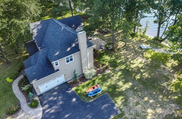 Riverfront home on the Hudson, minutes to Saratoga