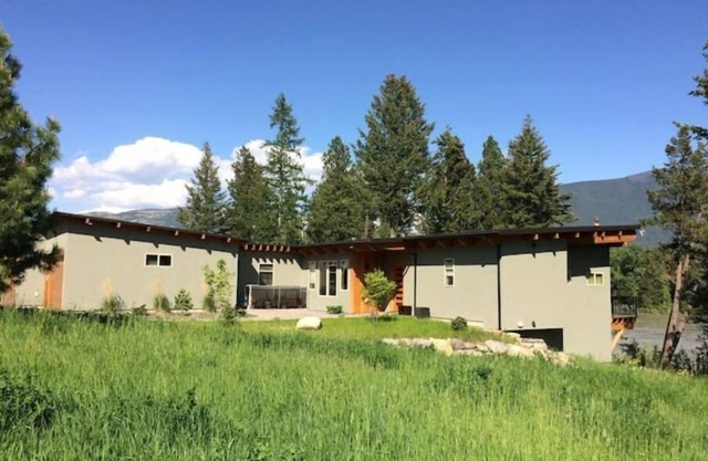 Riverfront home near Glacier Park