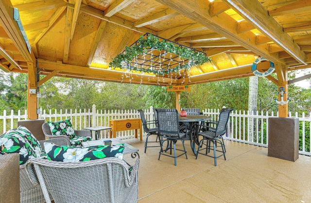 Flussufer Port St. Lucie House w / Pool & Dock!