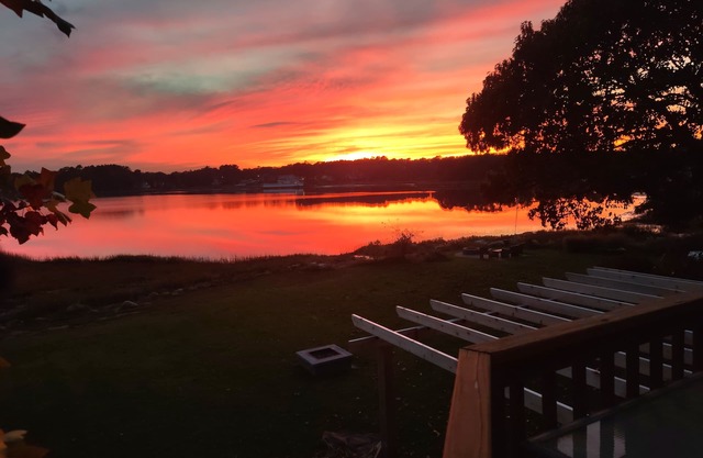 Riverfront house with kyacks fire pit and gym