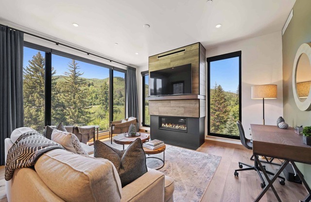 Riverfront Lodge 208