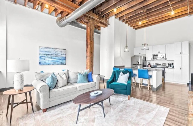 Large Historic Loft, Arch/Convention Center/Casino/Stadium
