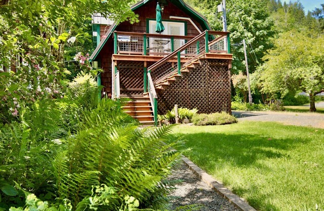 Aus der Mitte entspringt ein Fluss # 3 Gemütliches Studio am Wasser mit Blick auf apt Sol Duc River