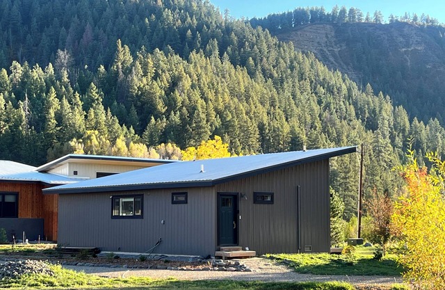 Riverfront-Lower Blanco Riverwylde - Pets welcome & AC!