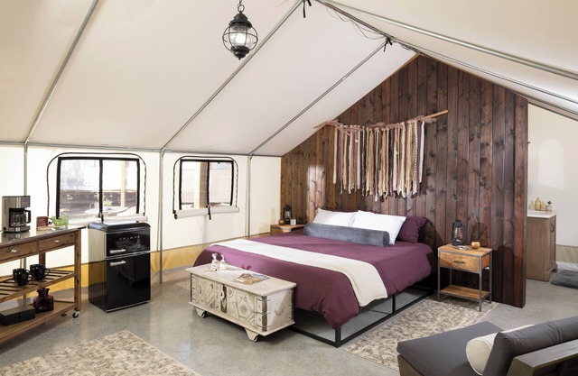 Riverfront Luxury Glamping Retreat near Waco