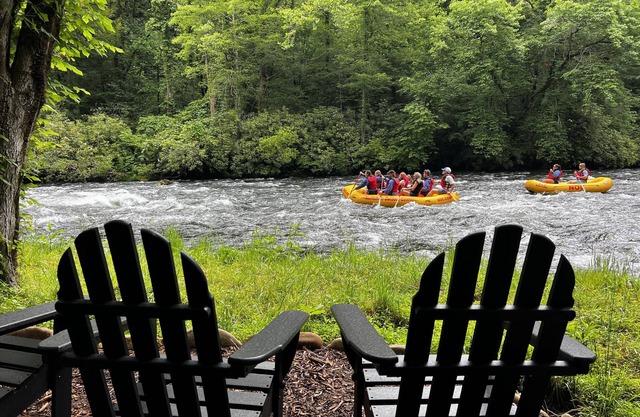 Guesthouse with whitewater views on the Nantahala River - near NOC/Bryson City