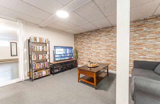 Riverfront Retreat - Large Family Cottage with Games Room, Hot Tub and Sauna