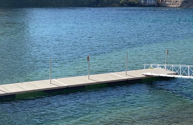 Riverfront Retreat! Sleeps 5