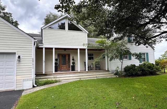 Riverfront Retreat 2-bedroom-3full bath-gorgeous sunsets