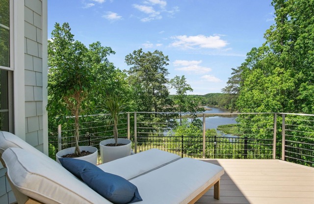 Riverfront Retreat - sunset views on 9+ acres, kayaks