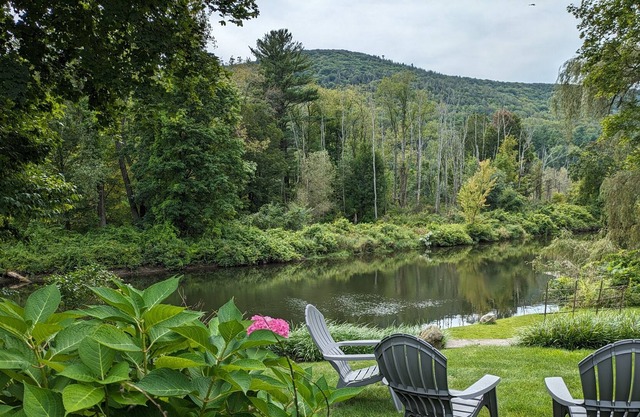 Riverfront Retreat with beautiful mountain view
