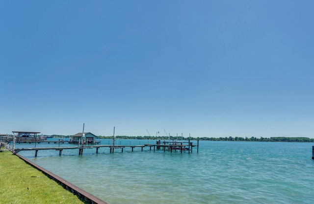 Riverfront St Clair Home - Walk to Downtown!