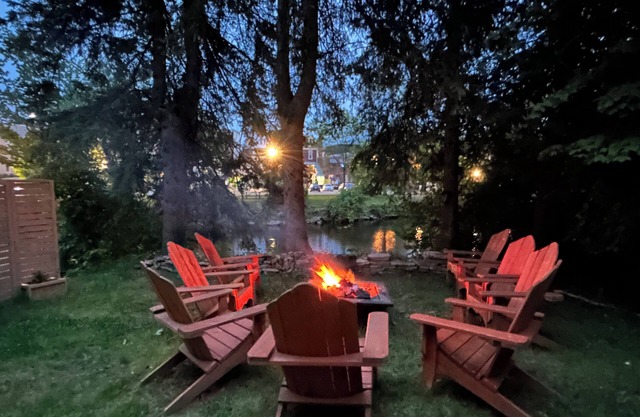 Riverfront/Walk2village/15min to Placid