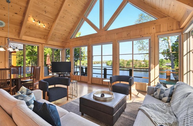 Riverlight Retreat — a cozy riverfront cottage in Browns Yard.