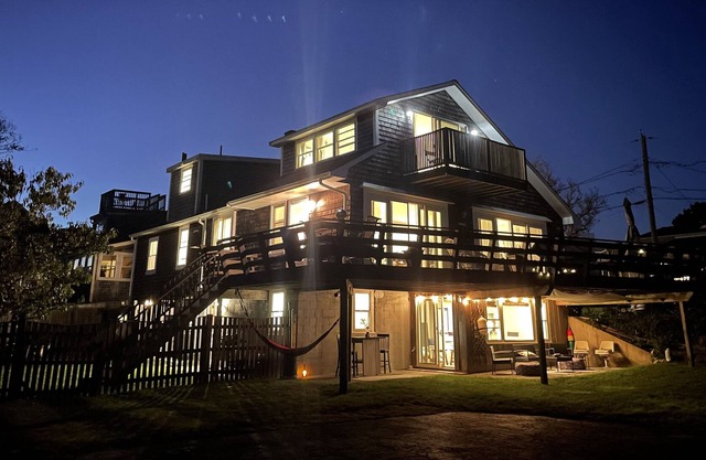 Rivermoor Beach House-Where Luxury and Simplicity Meet.