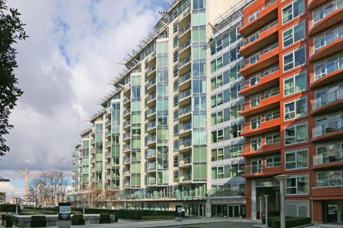 Riverside 1 Bed Apartment