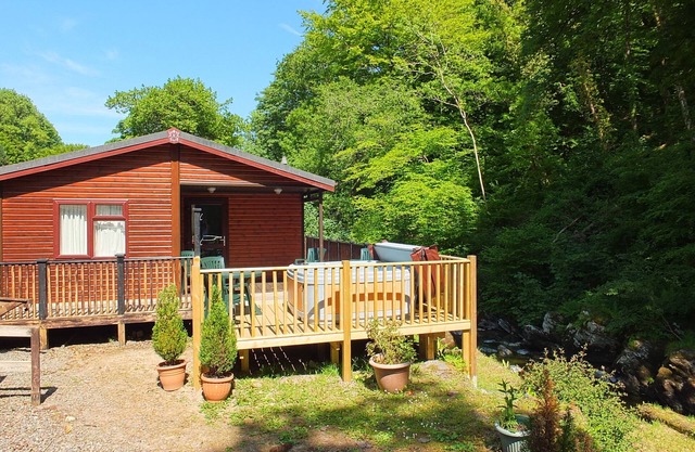 Riverside Two Bed Lodge im Exmoor-Nationalpark. 10 Minuten zu Fuß vom Lynton Center