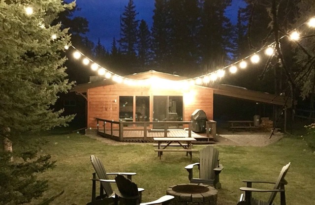 Riverside Bragg Creek Cabin im Herzen der Stadt