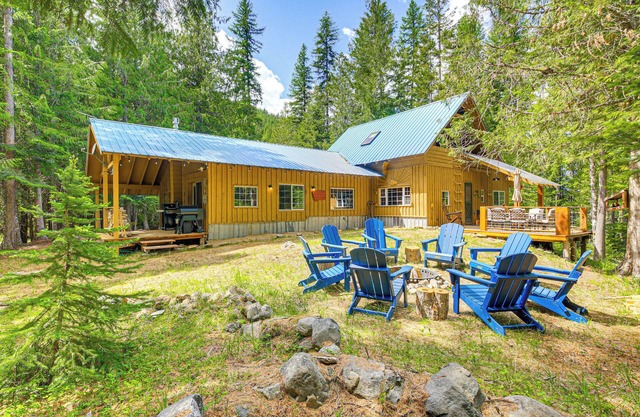 Riverside Cabin on 9 Acres in Montana