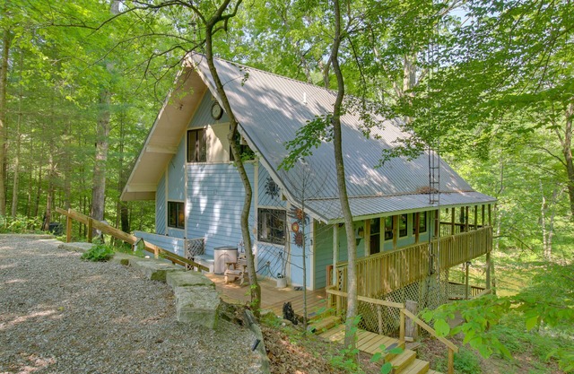 Riverside Cabin w/ 3 Decks in North Vernon!