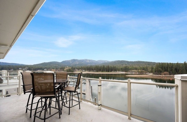 Riverside Condo | Wunderschöne Aussicht auf den Spokane River und viel Platz