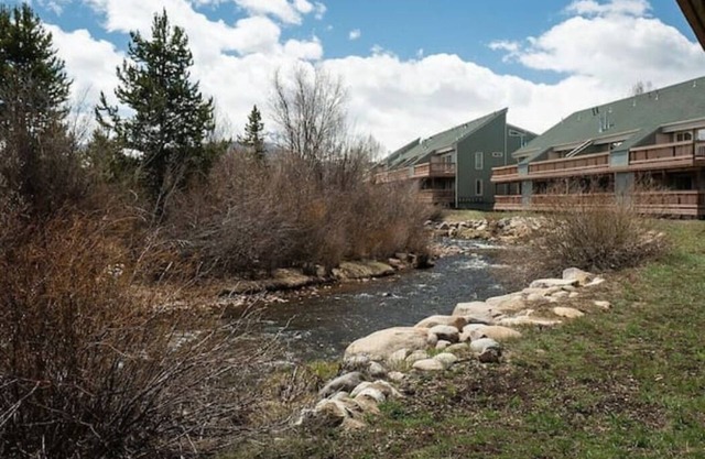 Riverside condo near Winter Park-large private deck