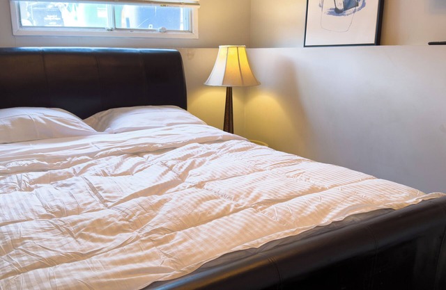 Riverside Haven: Cozy room for you