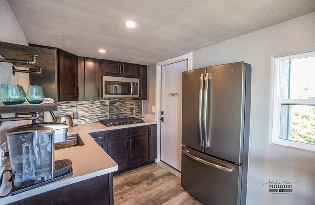 Riverside Haven | Sac River + BBQ + 180* Views + WiFi