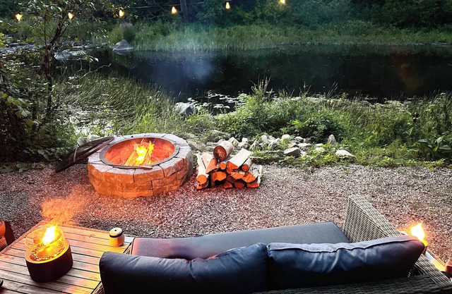 Riverside Hideaway. Private rejuvenation retreat on the water!