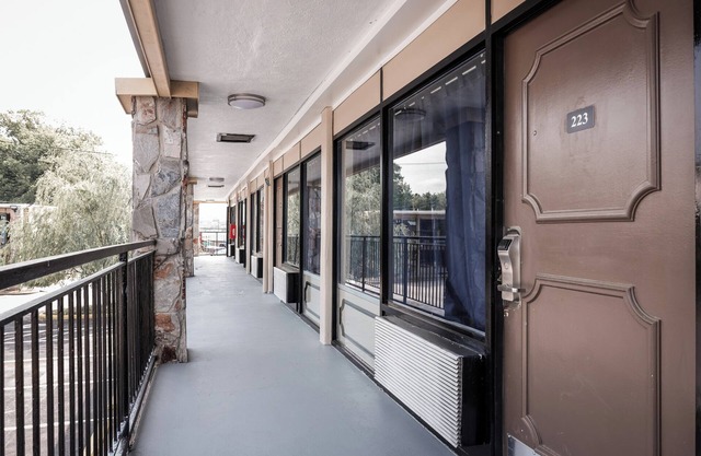 Riverside Inn & Suites by OYO Danville Ceaser Casino