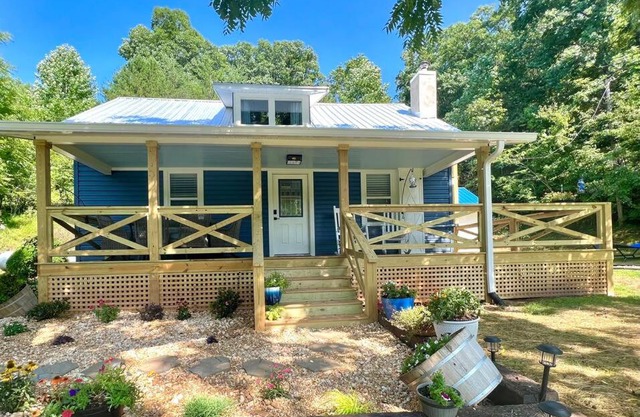Riverside Relaxer w/Hot Tub+Fire Pit +Wifi & view