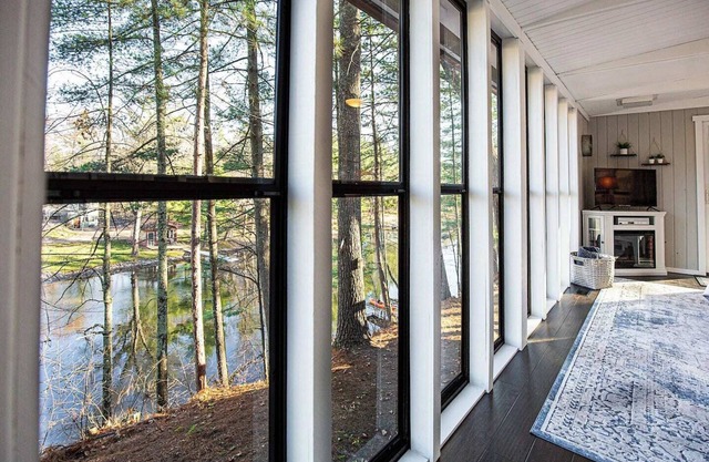 Riverside Retreat- A small cabin for big memories!