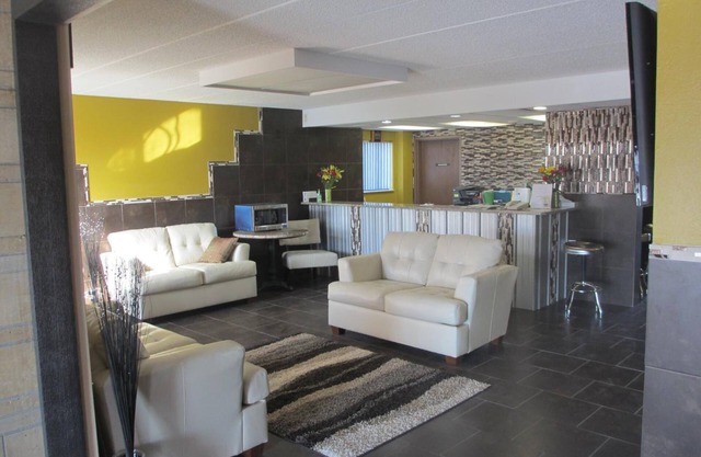 Riverside Suites