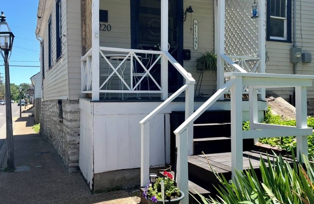 Rivertown Retreat Dufour House Sleeps 4