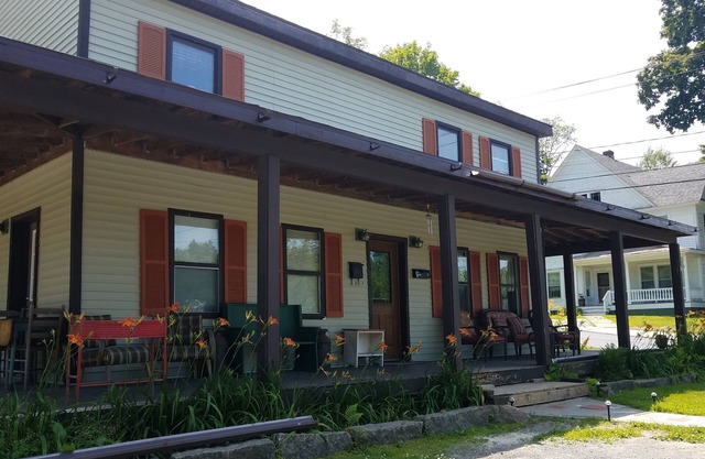RIVERFRONT RUSTIC WOHNUNG