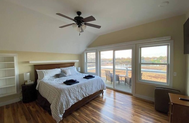 Riverview Lodge Master Suite