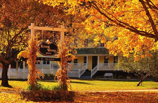 RiverWood Inn