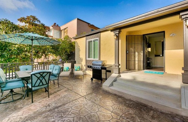 Riviera Bay View Dream - Private patio with bay view and parking