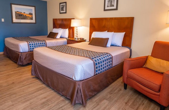 Riviera Inn
