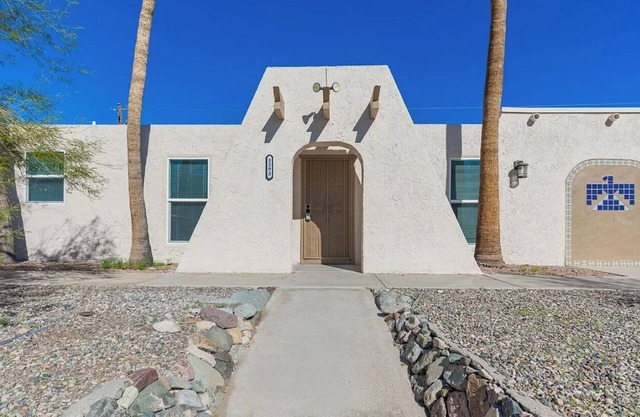 Riviera Retreat - Easy Boat and RV Parking!
