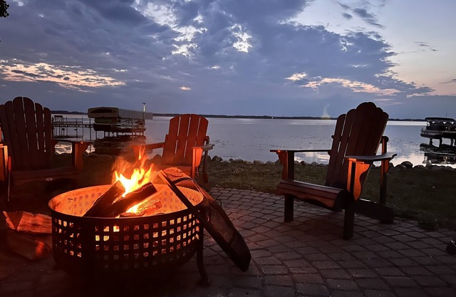 Rizzy's on the Lake