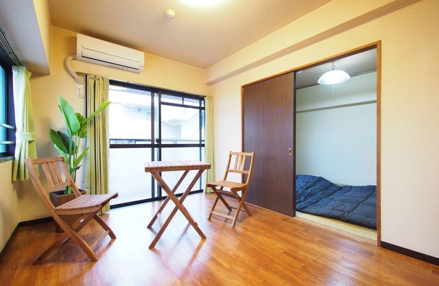 Rm 401: NEST 3mins to the Nearest Subway. Free wifi