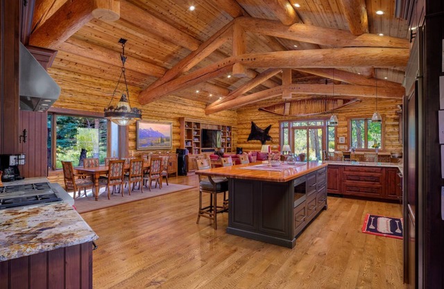 RMR: Alpenview Lodge Home in The Aspens/Wilson