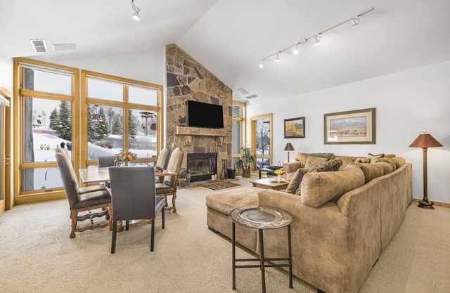 RMR: 2 BR Luxury Ski in / Ski out Condo-Basis der Gondelbahn! FREIE AKTIVITÄTEN!