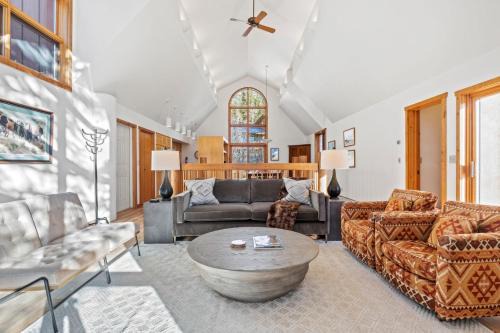RMR: Ringer House in Teton Village