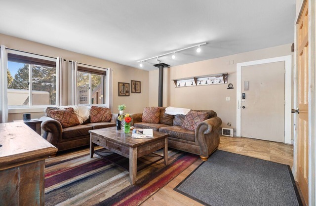 RMR: Renoviertes Apartment mit 2 Schlafzimmern und westlichem Dekor! Kostenlose Aktivitäten inklusive!