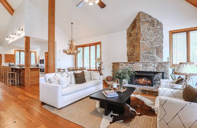 RMR: Großartiges Ski-in / Ski-out 2 Schlafzimmer in Teton Village! Kostenlose Aktivitäten inklusive!