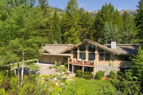 RMR: Wildflower House in Teton Village