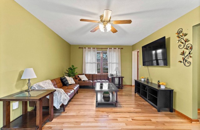 Roadmap Lodging: Garden Oasis by Cedarcrest