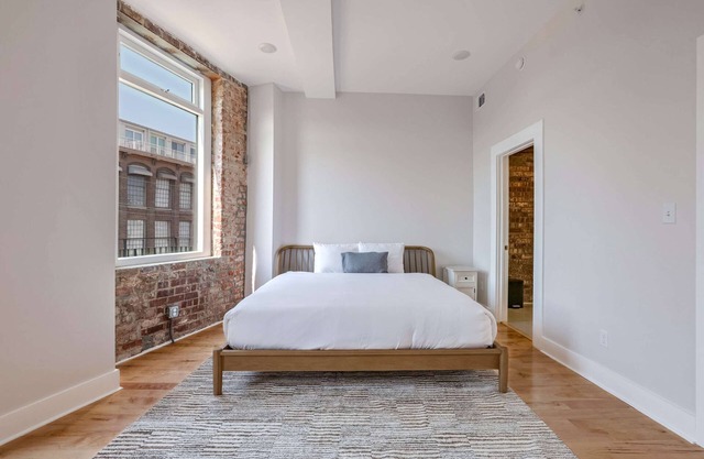 Roami at The Churchill | 3 Bedroom w/Balcony